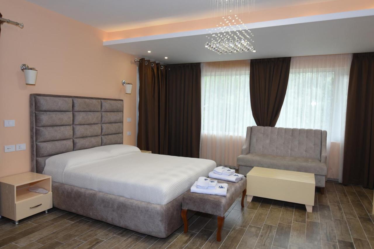 Monte Mare Hotel Vlorë Exteriör bild